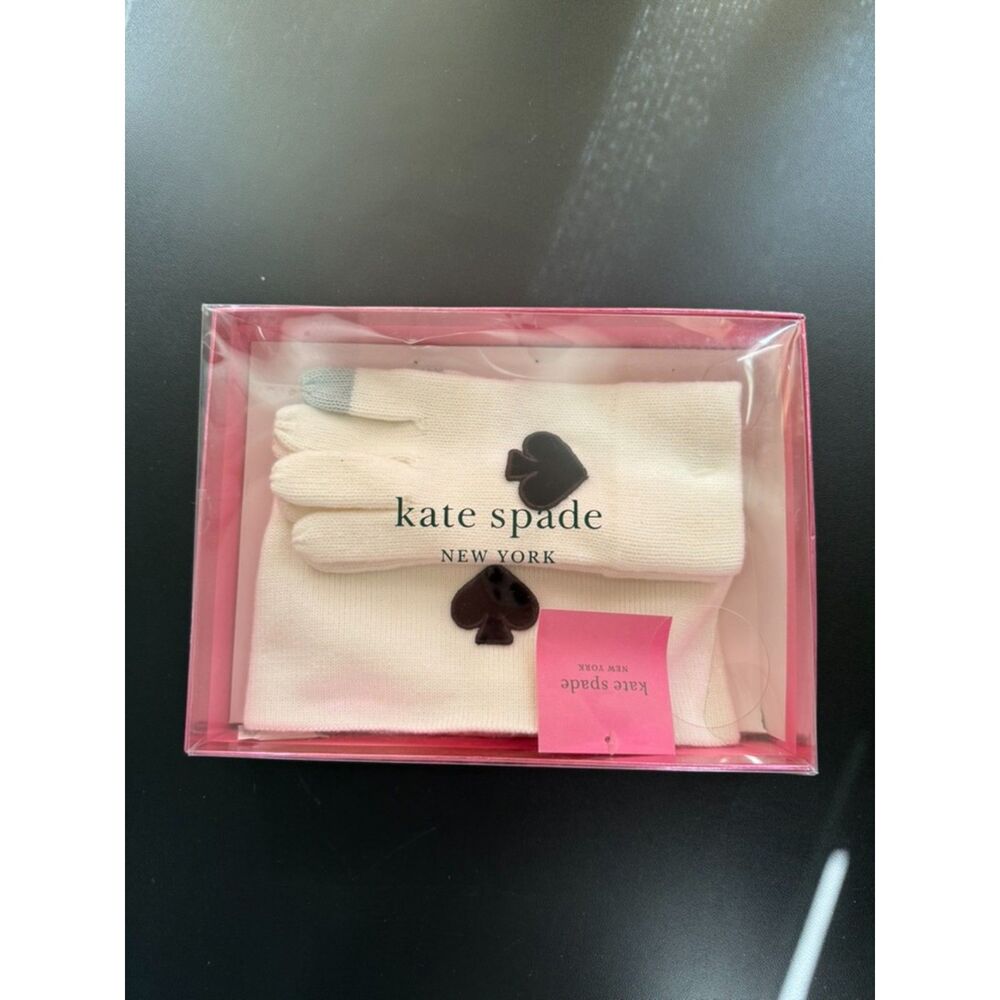Kate Spade Flocked Patch Hat & Glove Box Gift Set - French Cream (NWT)